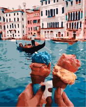 Cargar imagen en el visor de la galería, Conos de helado junto al canal