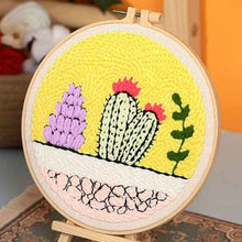 Cargar imagen en el visor de la galería, Punch Needle Cactus coloridos con una pared amarilla