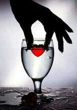 Cargar imagen en el visor de la galería, Punto De Cruz Diamante - Punto De Cruz Diamante - Corazón En Un Vaso - Figuredart - Punto De Cruz Diamante Romanticismo Romántico
